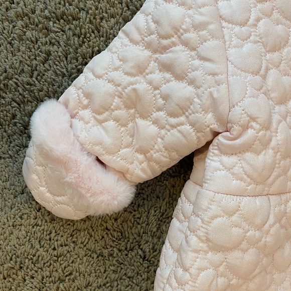 💓❄️Rothschild | faux fur heart plush snowsuit coveralls | 6-9M | EUC - Picture 3 of 6